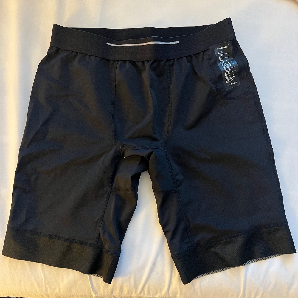Ten Thousand Compression Short- Black Medium 9"